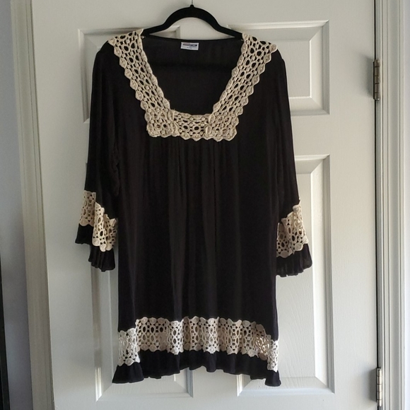 Boutique Black Top with Ivory Embellish - Picture 2 of 6